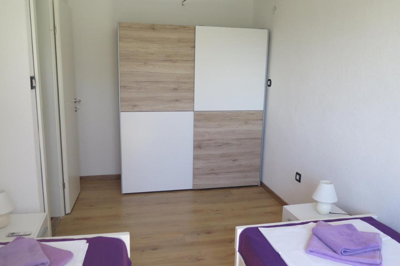 Lumbrela Apartments Starigrad Paklenica Exterior foto