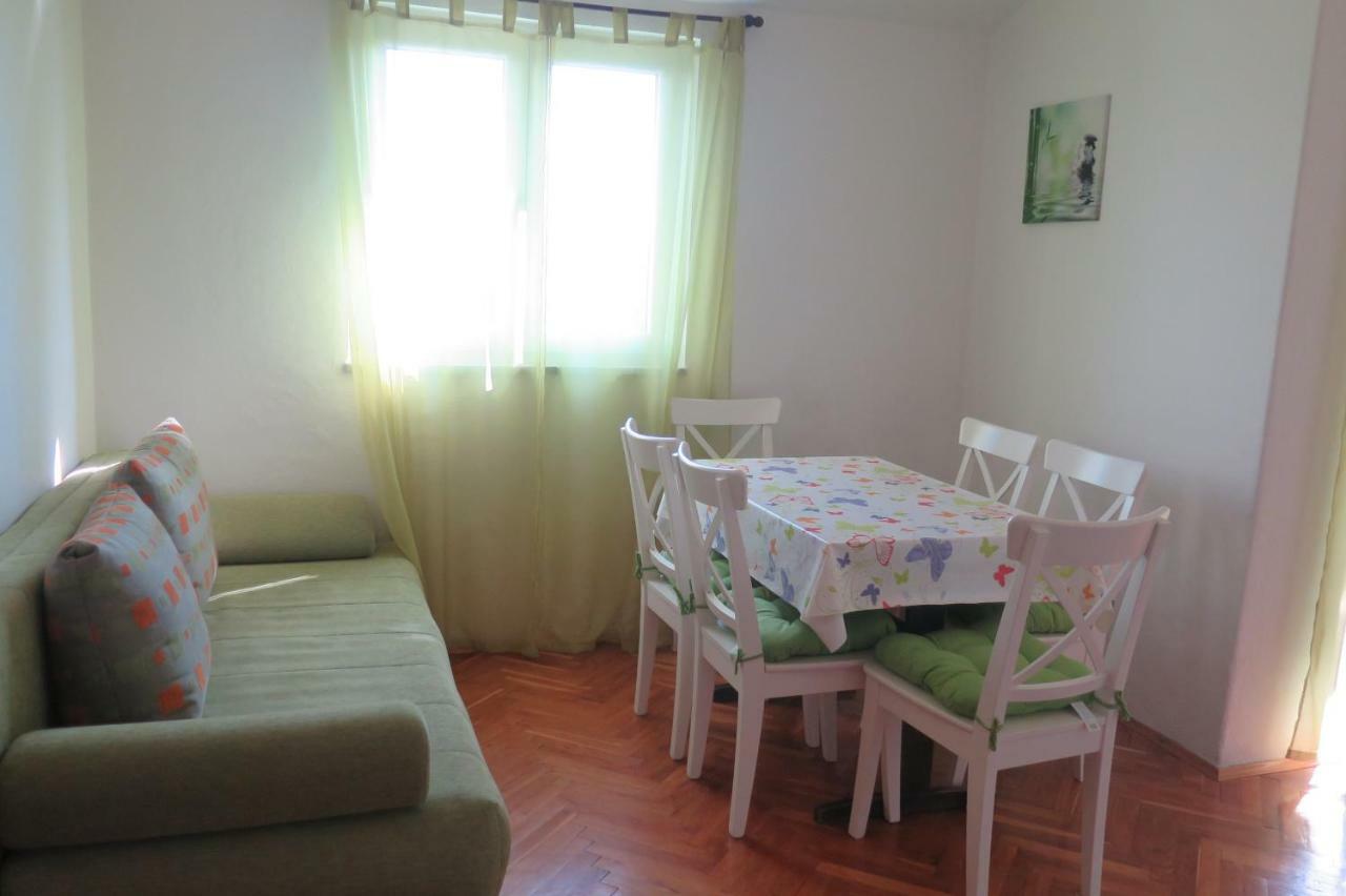 Lumbrela Apartments Starigrad Paklenica Exterior foto